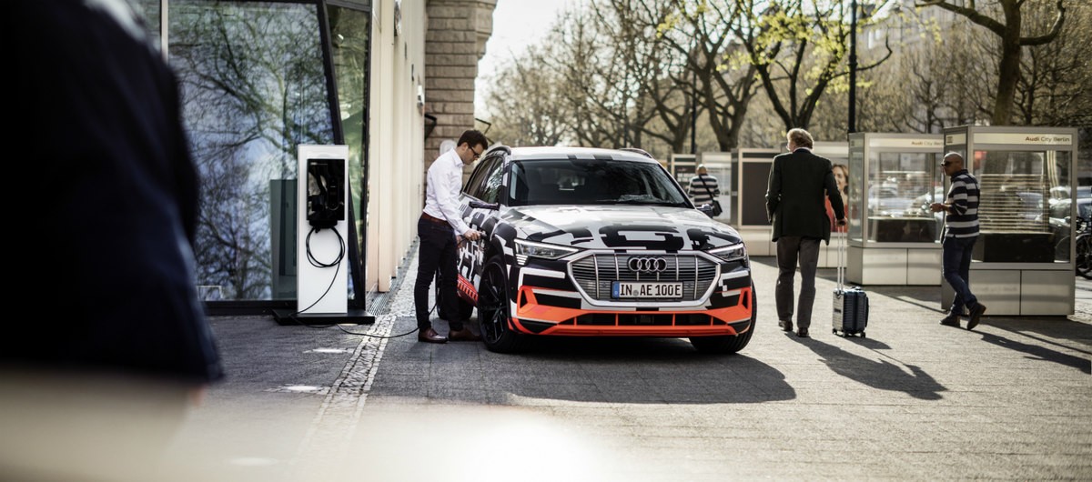 SUV Audi 100% électrique : le point sur la recharge à domicile et en déplacement